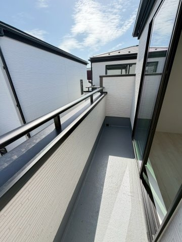 【３号棟】越谷市南越谷新築戸建てのバルコニー