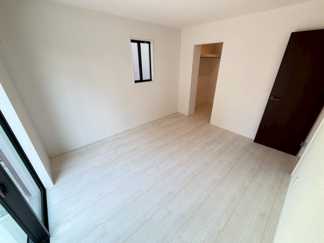 【３号棟】越谷市南越谷新築戸建ての洋室