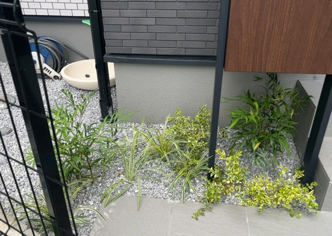 【構造・工法・仕様】 | 万一の地震時にも安心の制震構造を採用し、建物の揺れを効率よく抑えます。さらに長期優良住宅や省エネルギー対策が施された木造２階建て住宅となっており、安心・安全・快適な暮らしを長期間維持します。