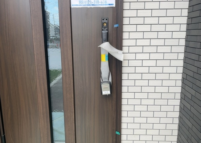 【防犯設備】 | ＴＶモニタ付インターホンや防犯性に配慮された玄関ドアなど、ご家族の安全を守る設備が充実しております。第一種低層住居専用地域内の静かな住宅街に位置しており、安心してお過ごしいただける環境です。