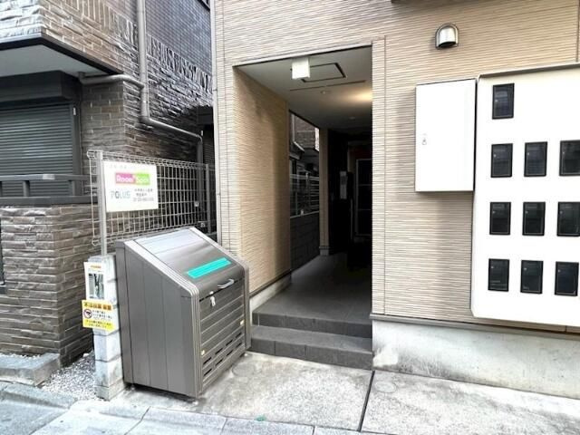 グラスハウスのエントランス