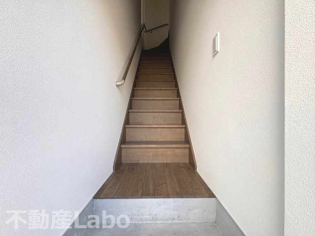 ピースアシュリーAの玄関