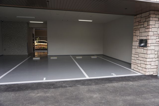 プレジオ八戸ノ里の駐車場