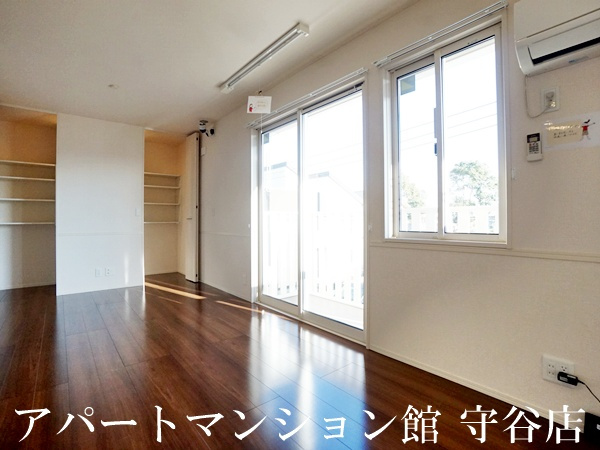 シュタットみどりの Bの居間・リビング