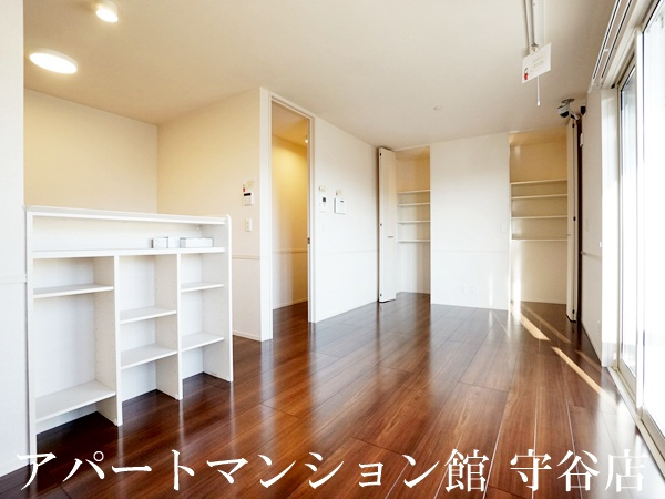 シュタットみどりの Bの居間・リビング