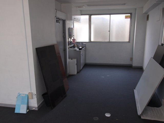 松屋ビルのバルコニー