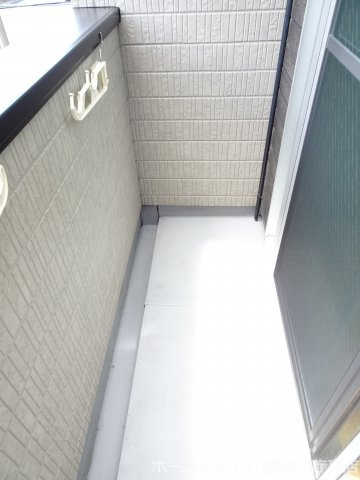 熊本市中央区迎町１丁目のアパートのバルコニー