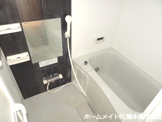 熊本市中央区迎町１丁目のアパートの浴室