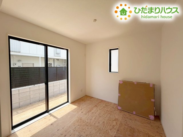 郡山市安積町長久保三丁目　新築戸建　3号棟の和室|小さなお子さまのいる方におすすめ！リビング横の和室でお子様が遊んでる様子も確認できます(^^)/