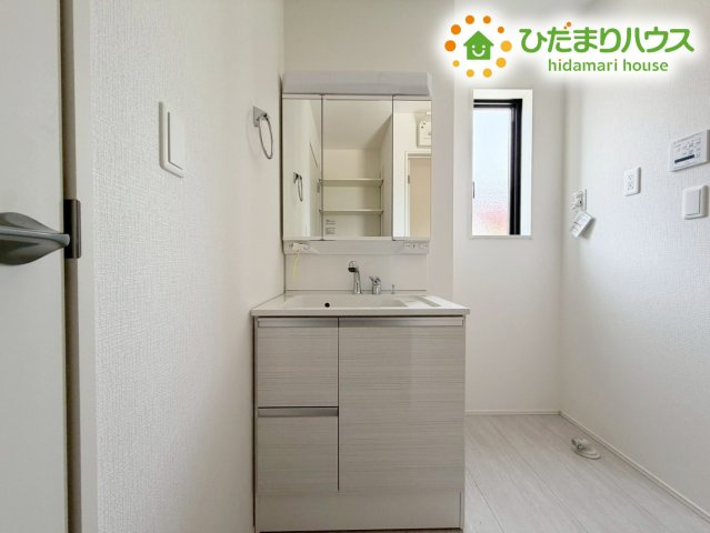 郡山市安積町長久保三丁目　新築戸建　3号棟の独立洗面台|シンプルで使い勝手の良い独立洗面台！