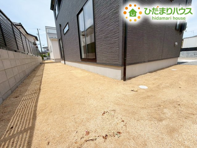 郡山市安積町長久保三丁目　新築戸建　3号棟の庭|集合住宅の時はお子様の走り回る音や談笑のボリューム等々。 お隣さんや下の階の方に怒られないか不安に思っていた方もここなら安心です。 マイホームでお子様と思いっきり遊んでみませんか？