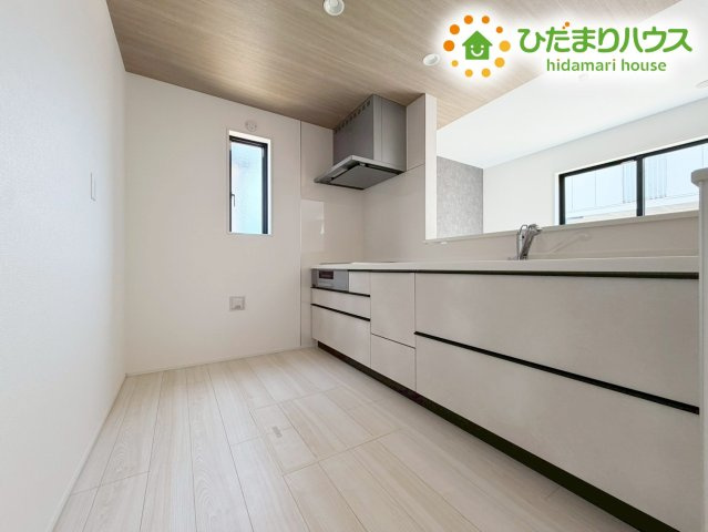 郡山市安積町長久保三丁目　新築戸建　3号棟のキッチン|料理をしながらでも、ご家族との会話を楽しめる対面式キッチン♪