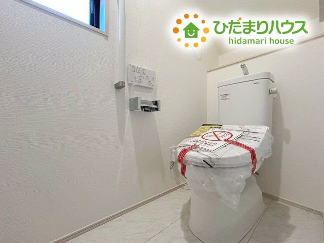 郡山市安積町長久保三丁目　新築戸建　4号棟のトイレ|トイレは1F、2F共に完備！取り合いになることがありませんね(^^)/