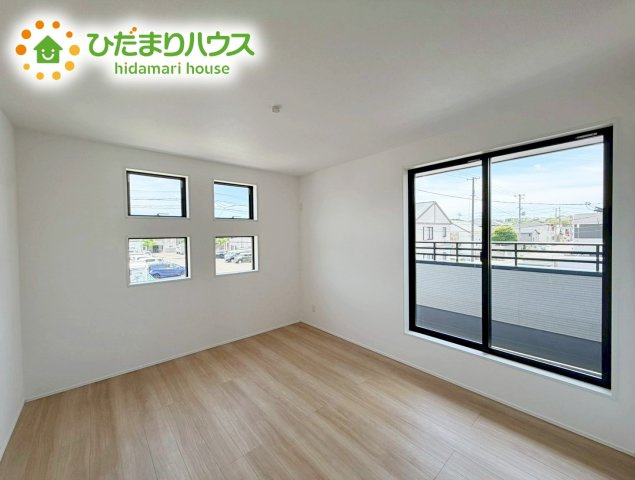 郡山市安積町長久保三丁目　新築戸建　4号棟の寝室|広めの主寝室は、ベッドの他にもパソコンデスクやドレッサーなども置けちゃいます(*^-^*)