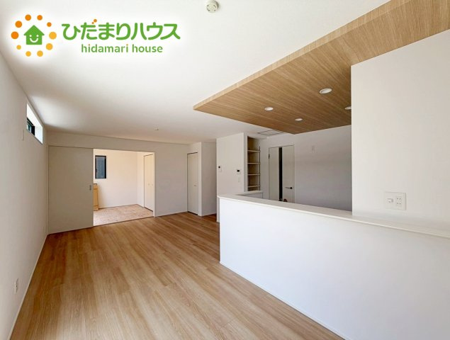 郡山市安積町長久保三丁目　新築戸建　4号棟の居間・リビング|お子様が元気に遊べる広々としたリビングです。