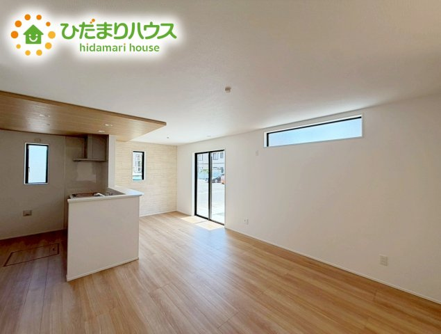 郡山市安積町長久保三丁目　新築戸建　4号棟の居間・リビング|早くお仕事終わらせて、家に帰りたくなるようなリビングです(^^♪