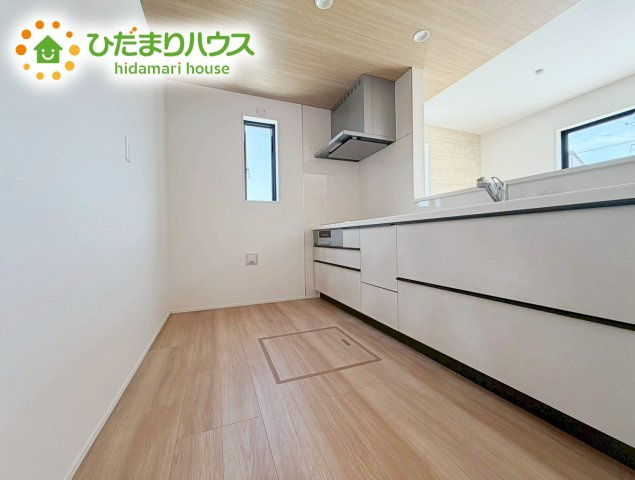郡山市安積町長久保三丁目　新築戸建　4号棟のキッチン|料理をしながらでも、ご家族との会話を楽しめる対面式キッチン♪