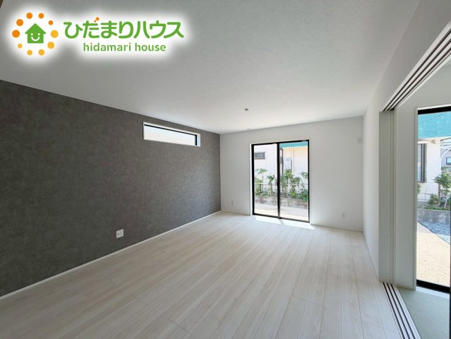 郡山市安積町長久保三丁目　新築戸建　1号棟の居間・リビング|お子様が元気に遊べる広々としたリビングです。