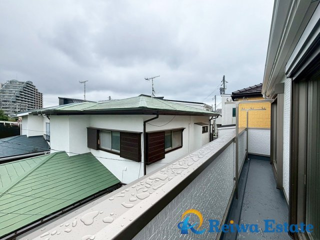 新築戸建　茅ヶ崎市中島のバルコニー|洗濯物や布団もまとめて干せるゆったりバルコニー。