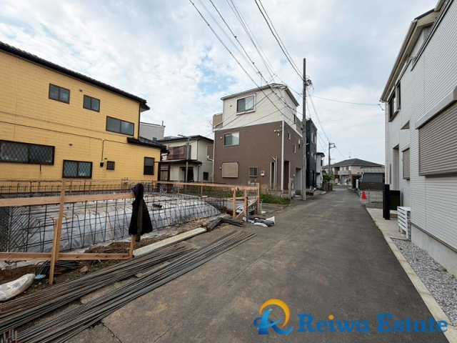 新築戸建　茅ヶ崎市中島の前面道路含む現地写真