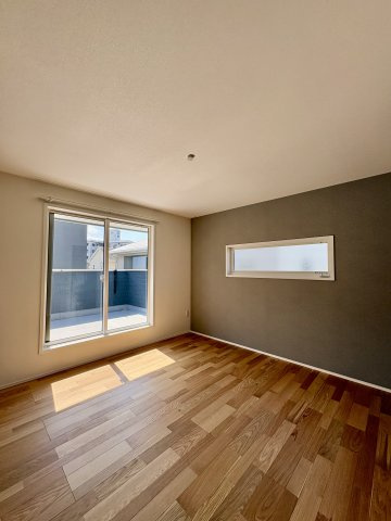 久留米市東櫛原町　5号地の洋室|洋室2F①　日差しが部屋全体を明るく照らしてくれます