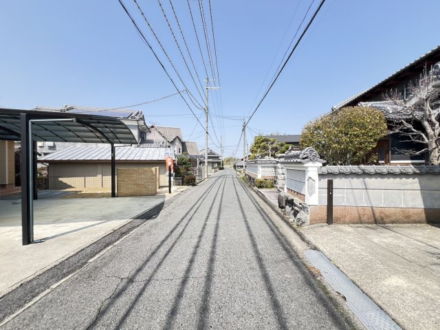 橿原市田中町　の前面道路含む現地写真