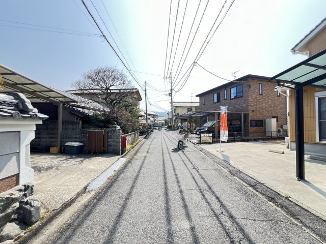 橿原市田中町　の前面道路含む現地写真