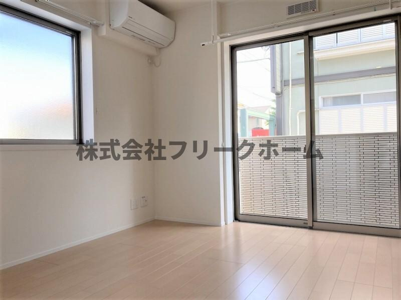 西東京市新町５丁目のアパートの居間・リビング