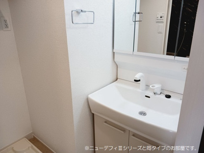 【洗面所】 | ソレイユ緑ヶ丘 | 忙しい朝に便利なシャンプードレッサー
