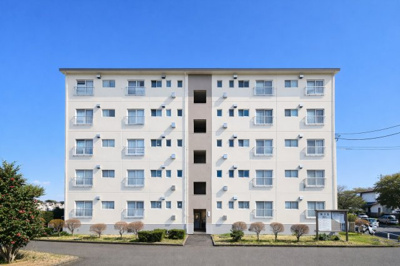 【外観】 | 長津田マンション南長津田団地 | ◆洗礼されたデザインが目を引く、落ち着いた街並みに調和する外観。管理状態も良好で安心感のある佇まいです。