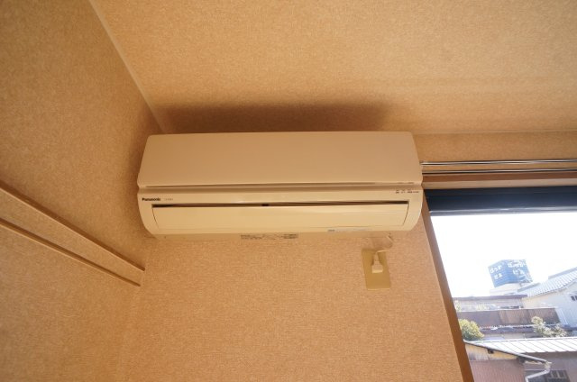 【設備】 | オリーブハウス | エアコンも設備です