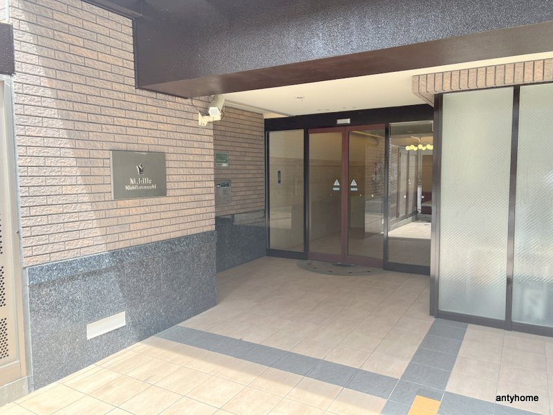 M.hills西本町　仲介手数料無料のエントランス