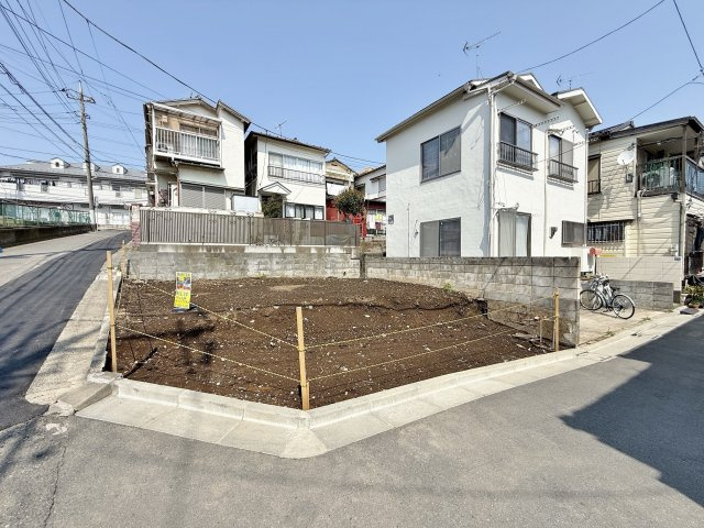 板橋区赤塚5丁目 限定1棟の外観|自然豊かな「赤塚公園」まで820ｍ
身近で気軽にレジャーが楽しめます♪
小中学校、保育園や幼稚園も近く子育てしやすい住環境です