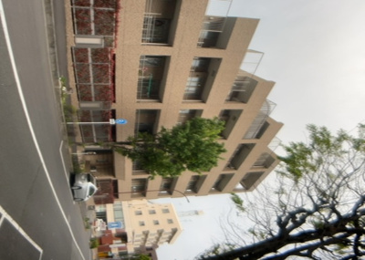 【現況写真】 | リステージ成瀬 | 外観はマンション管理がされているかの目安になります。築年数が古いと、壁面は劣化してひび割れが生じることも！建物が古びていても細かいところが修繕されていると、きちんと管理されているなぁと感じるでしょう。