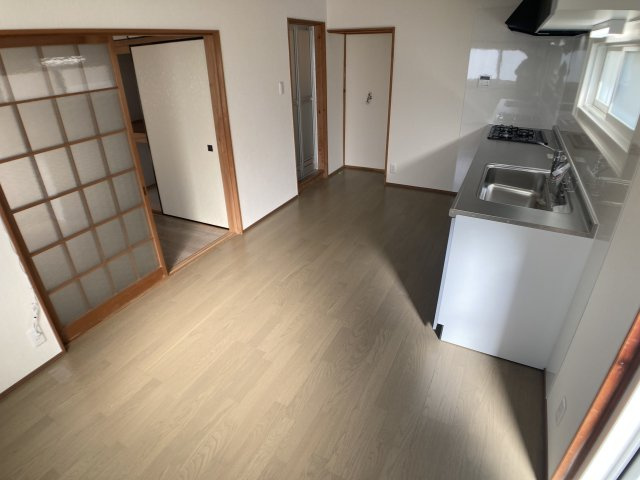 鈴蘭台東町1丁目貸家の居間・リビング|リビングスペース、開放感有ります