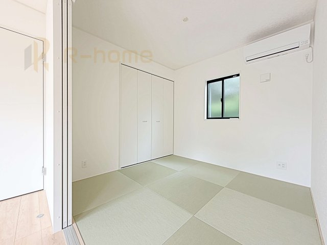 かすみがうら市下稲吉第15　新築戸建て　5号棟の和室|フローリングより衝撃が少ない和室は、ご両親のお部屋やキッズスペース、客間としても活用頂けます。