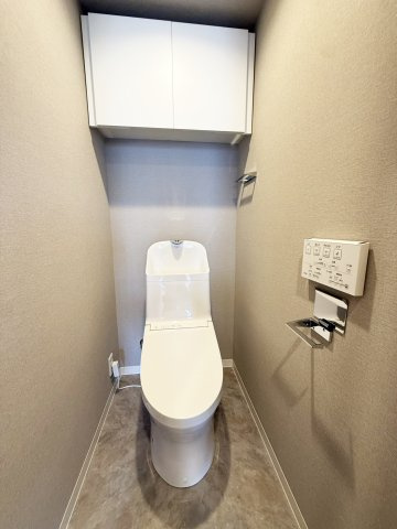 高槻阿武山二番街208号棟のトイレ|温水洗浄便座付きトイレです。