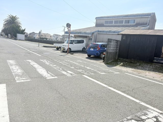 売土地　中央区舞阪町舞阪の前面道路含む現地写真|前面道路は幅員8ｍあり広い道路です。