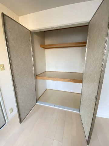シャーメゾン古城　B棟の収納|※過去の室内写真のため現況と異なる場合があります