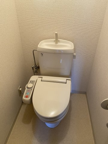 シャーメゾン古城　B棟のトイレ|※過去の室内写真のため現況と異なる場合があります