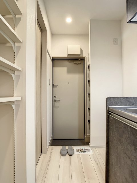 コンフォート川口の玄関|※家具・小物はイメージです