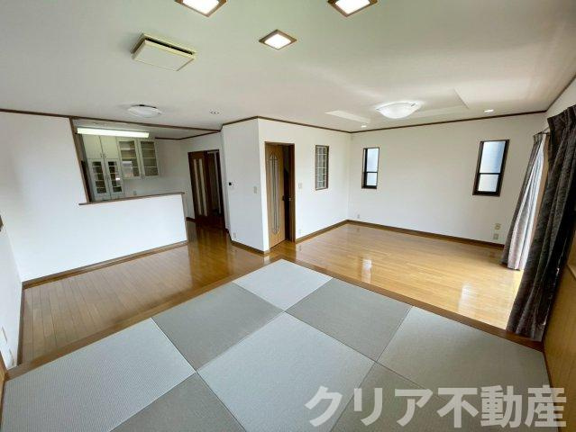 【居間・リビング】 | 富岡市宮崎中古戸建