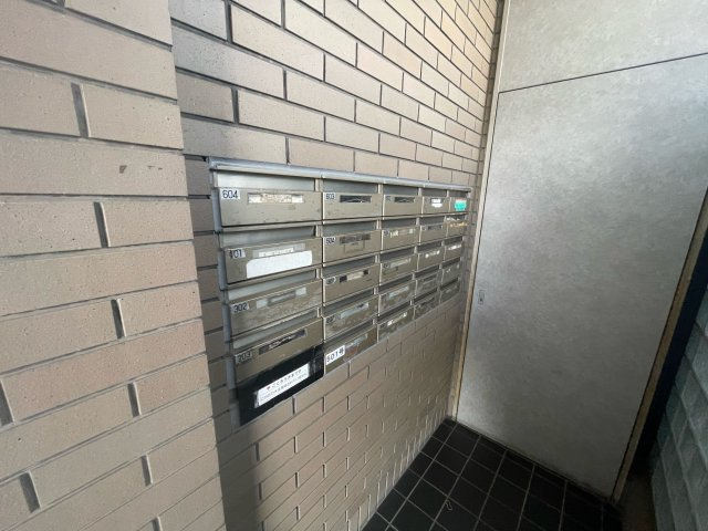 プレステージュミネギシのエントランス|建物の内部です