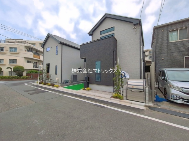 練馬区豊玉南2丁目　低炭素デザイン住宅　角地含む全3棟の前面道路含む現地写真|A号棟