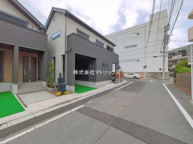 練馬区豊玉南2丁目　低炭素デザイン住宅　角地含む全3棟の前面道路含む現地写真|B号棟