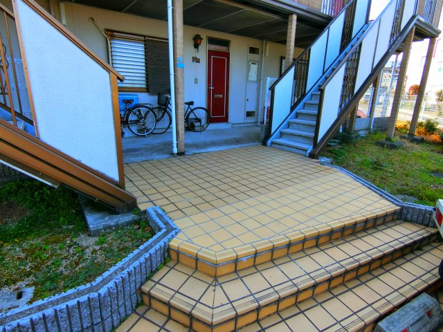 コスモハイム錦のエントランス