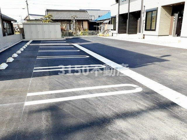 パインフィールドⅡの駐車場
