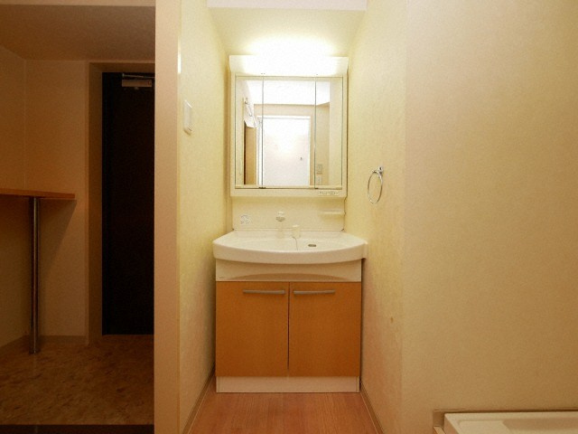 レインボーコートパートIIIの独立洗面台