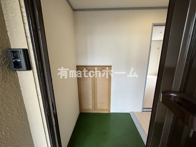 シャトー寺浦の玄関