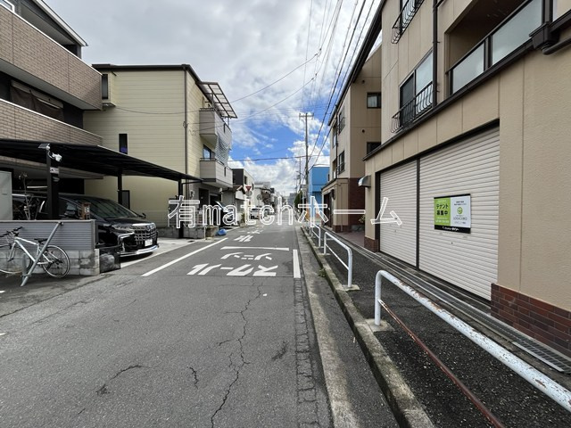 シャトー寺浦の駐車場